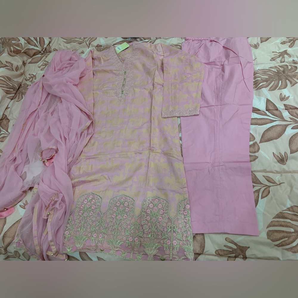 Elegant Pink Women's Dress - Picture 9 of 12